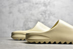 Yeezy Slide +10